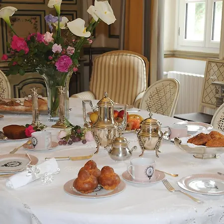 Chateau De Darrech Bed & Breakfast *